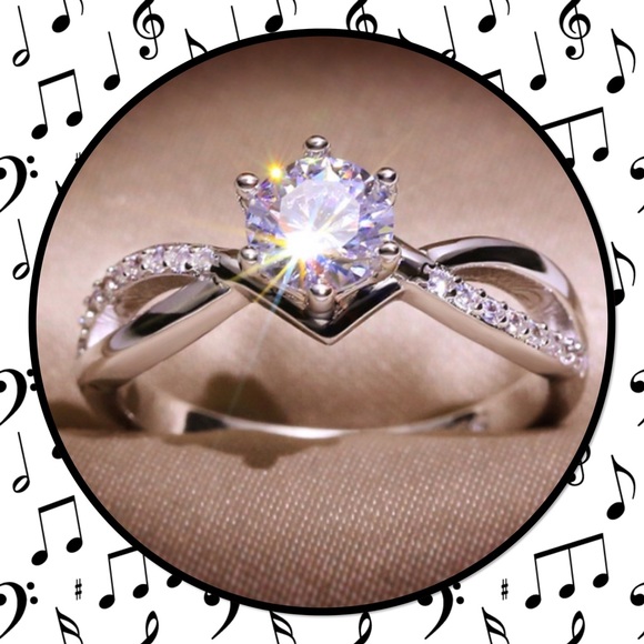 ❄️New❄️Beautiful Round Brilliant CZ cut 925 Ring❄️ - Picture 1 of 3